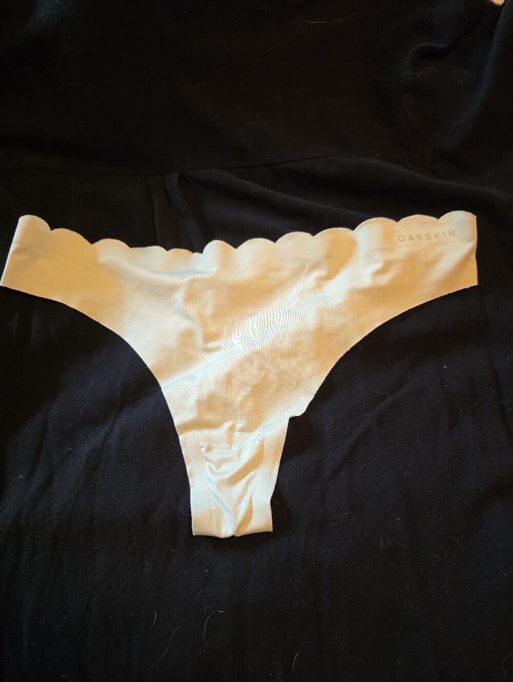Danskin Women's Thong Panties Light Green Solid Stretch Nylon Spandex Size M